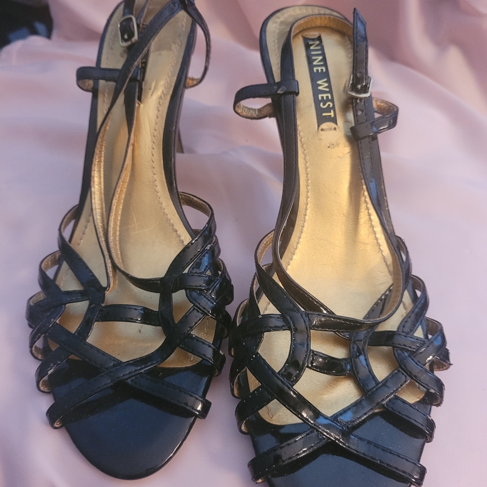 Woman's shoes